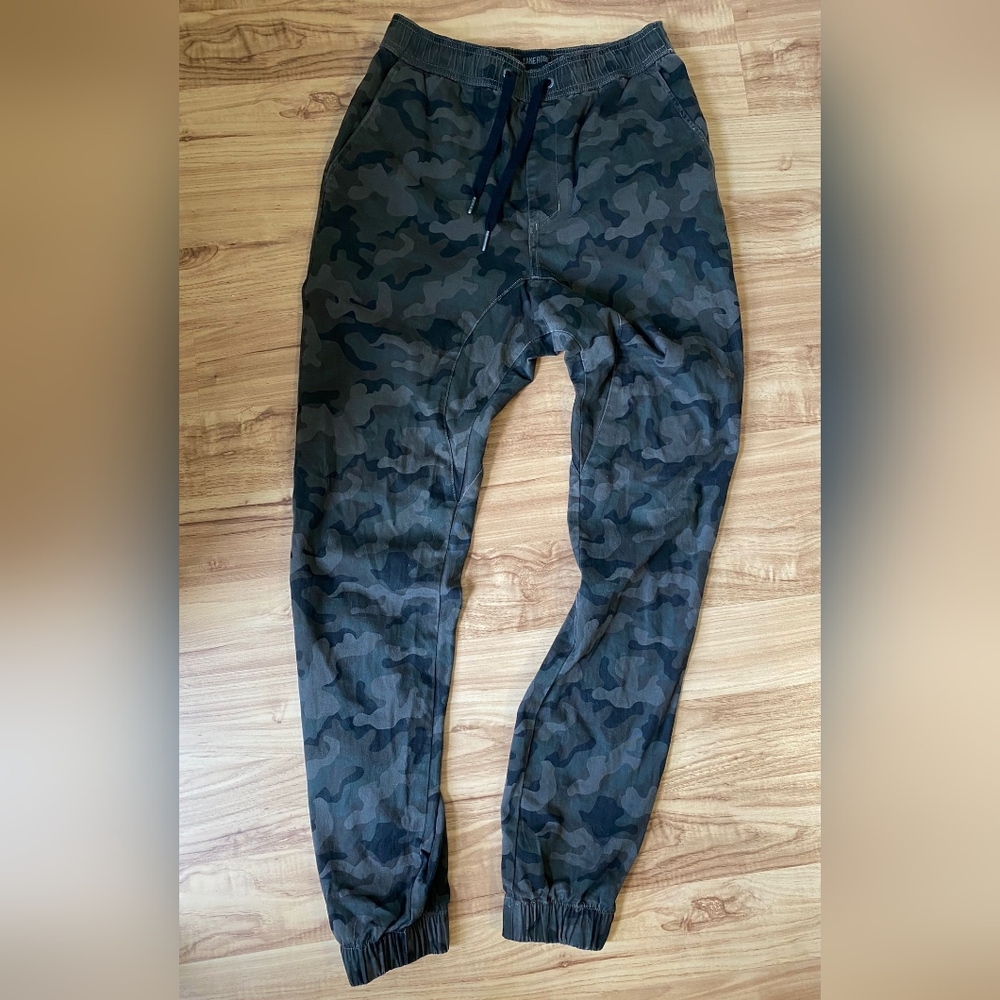 Zanerobe joggers